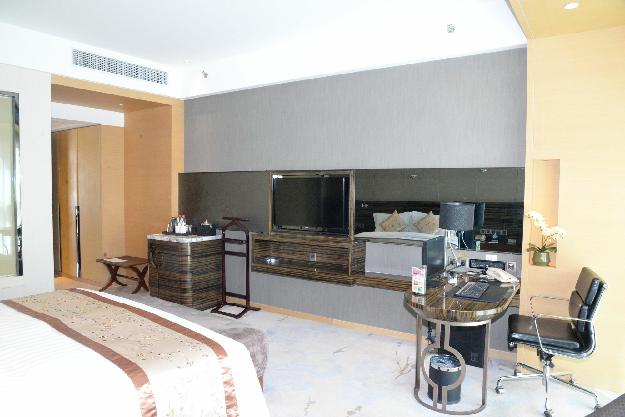 Beijing Riverside Hotel Экстерьер фото
